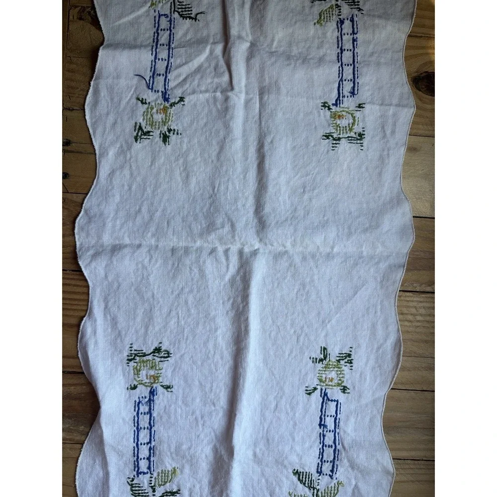 VINTAGE LINEN DRESSER DOILY TABLE RUNNER CROSS STITCH EMBROIDERY FLORAL
